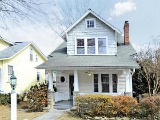 Best New Listings: A Young Rowhouse, A Capitol Hill Loft and a Palisades Bungalow