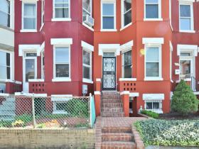 27 Q St NE