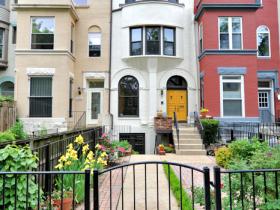 1358 Kenyon St NW