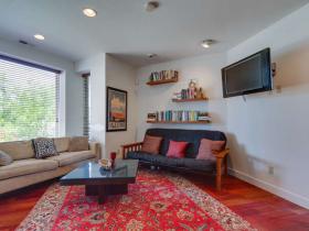 605 K St NE #1