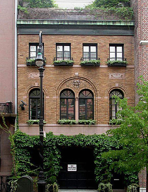Facebook Founder Rents to Buy Manhattan Townhouse: Figure 1