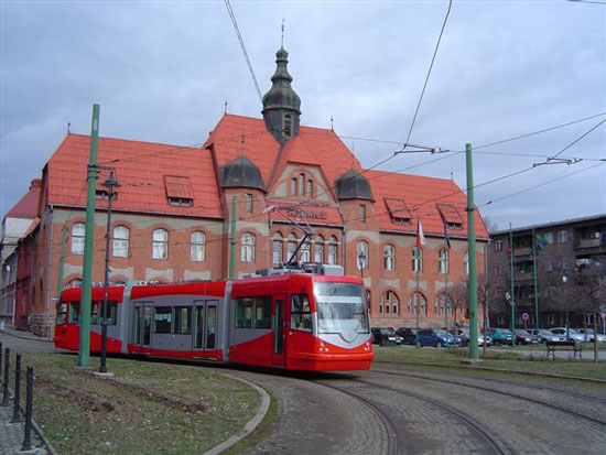 Wires Could Be Obstacles for DC Streetcars: Figure 1