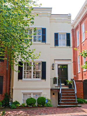 WJLA's Gordon Peterson Puts Georgetown Home on the Market: Figure 1