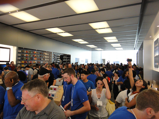 First Look: The Apple Store in Georgetown: Figure 4