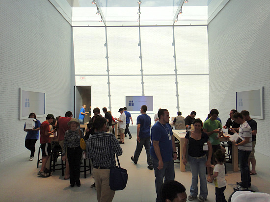 First Look: The Apple Store in Georgetown: Figure 1