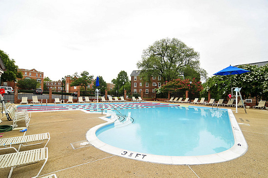 This Week's Find: A Cleveland Park Condo for the Tennis and Pool Fanatic: Figure 5