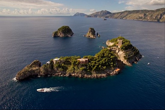 Weekly Departure: Italian Islands For Sale!: Figure 1