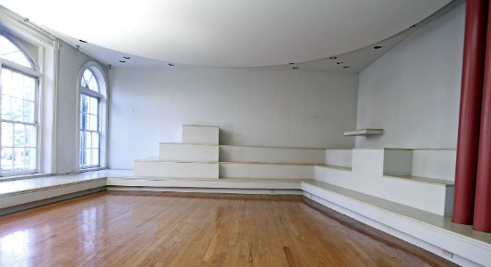This Week's Find: A 33-Foot Wide Living Room in Kalorama: Figure 3