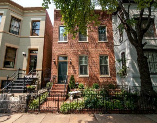 Best New Listings: A Capitol Hill Favorite, A Lot of Exposed Brick and A Fancy Tub: Figure 1