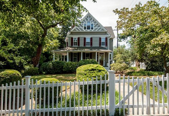 Best New Listings: Two Condos and a White Picket Fence: Figure 3