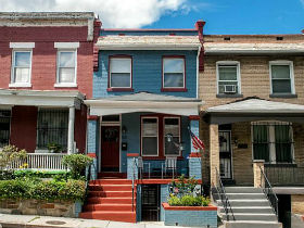 UT Reader Asks: Unwelcome on the Porch