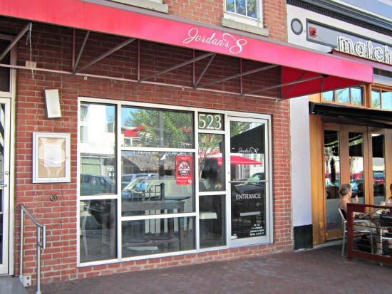 Neighborhood Eats: Hank&#8217;s, Yo! Sushi Opening, Back Alley Waffles Closes: Figure 3