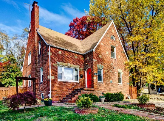 Best New Listings: Narrow Victorian, Exposed Brick and Tiered Backyard: Figure 3