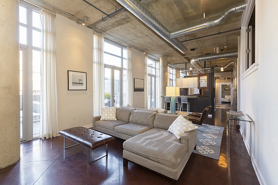 This Week's Find: Indoor/Outdoor Loft Living on Church Street: Figure 2