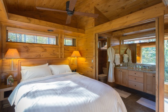 This 400 Square-Foot Mobile Cabin Looks at Home in the Woods: Figure 4