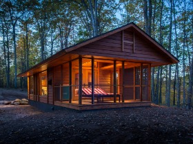 This 400 Square-Foot Mobile Cabin Looks at Home in the Woods