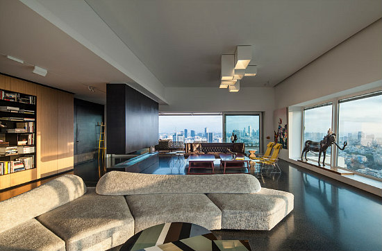 Friday Eye Candy: A Tel Aviv Penthouse Designed For a Collection: Figure 1