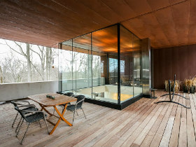 The Glass Cube: Inside a David Jameson Contemporary That Will Hit the Market in Glen Echo