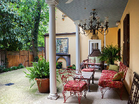 Under Contract: A Week in Logan Circle; Over a Year on Capitol Hill