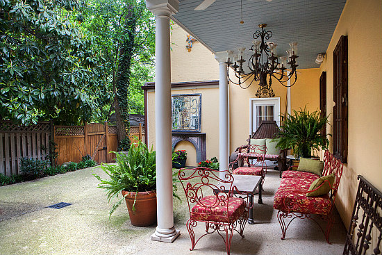 This Week's Find: A 5,400 Square Foot Bed and Breakfast on the Hill: Figure 7