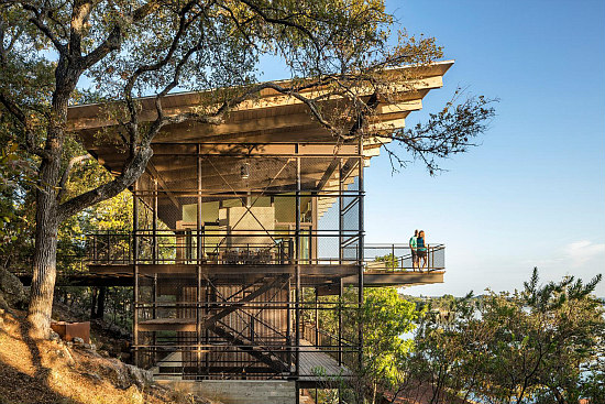 A Blue Lake Retreat Built into a Texas Hillside: Figure 1