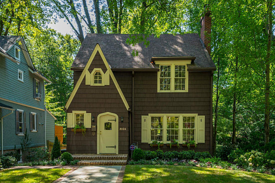 Best New Listings: From a Cottage to a Corner Rowhouse: Figure 1