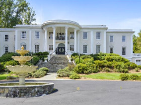 White House Replica in McLean to Hit the Auction Block