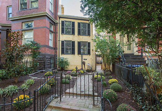 This Week's Find: A Rare One-Bedroom Rowhouse in Logan Circle: Figure 1