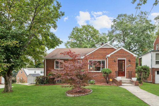 Best New Listings: Facing South in Burleith and Sitting Pretty in Southeast: Figure 2