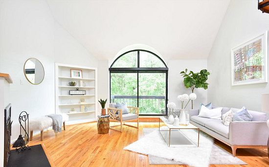 Best New Listings: Two Corner Condos and a Treetop Loft: Figure 3