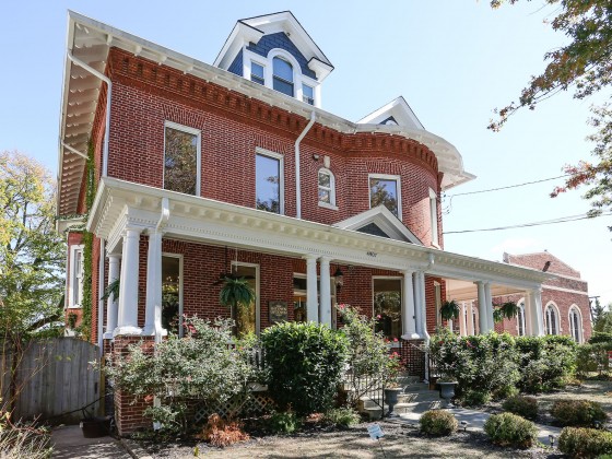 This Week's Find: A 24-Room 14th Street Bed and Breakfast