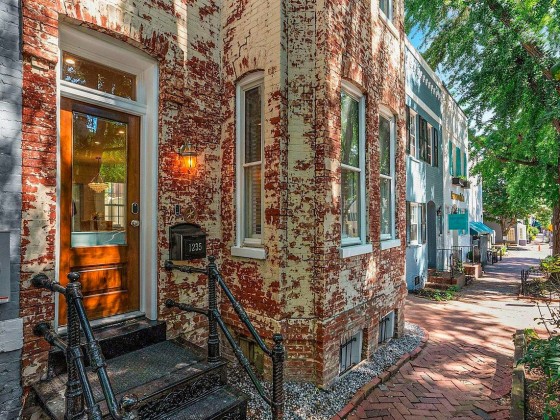 15% of Homes Sold in DC in 2020 Were All-Cash Sales