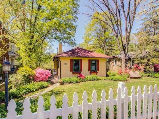 Best New Listings: The Bungalow and Carriage House Edition