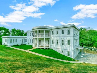 A White House Replica Hits the Market in McLean