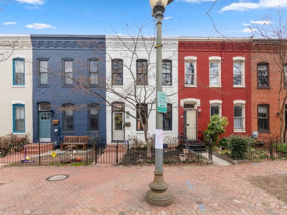 Best New Listings: A Corner Co-Op Atop 16th Street Heights; An Updated Classic in Lincoln Park