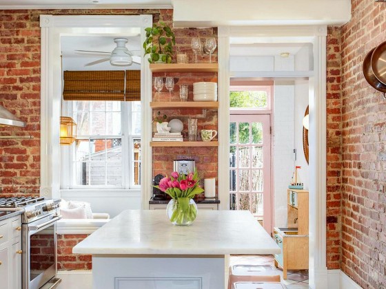 Best New Listings: Bay Windows, Brick Walls, and Desk Nooks