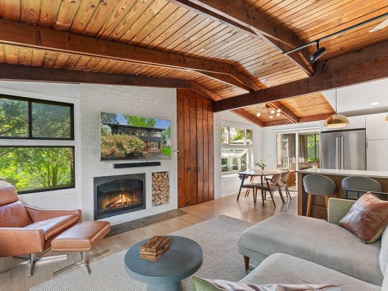 Best New Listings: Modern Homes Meet Mid-Century Aesthetics