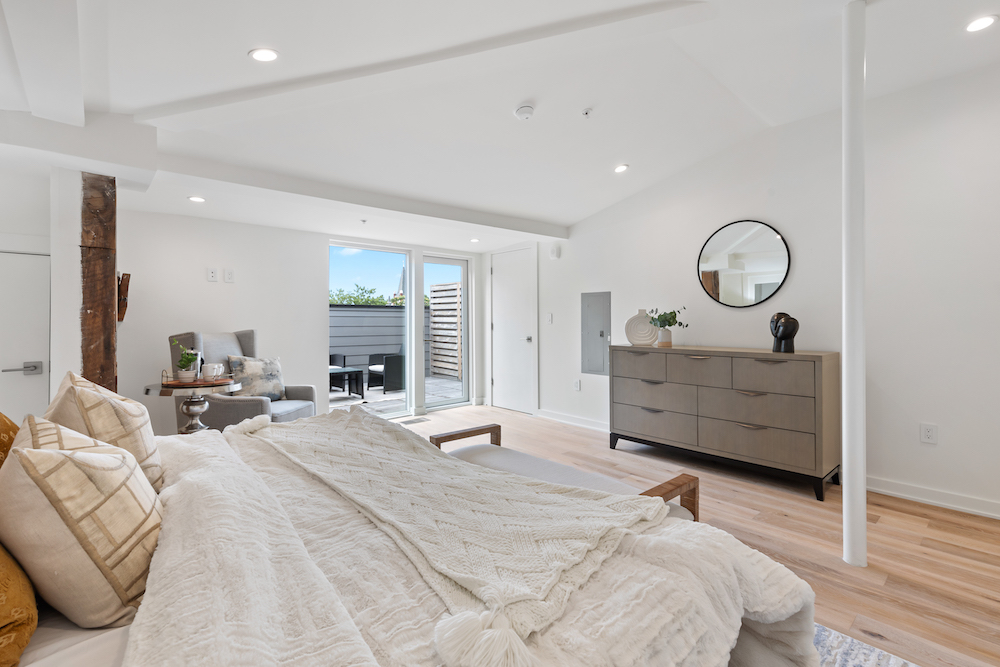 PH bedroom_2.JPG