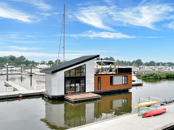 Best New Listing: A Houseboat Inspired By The Pacific Northwest