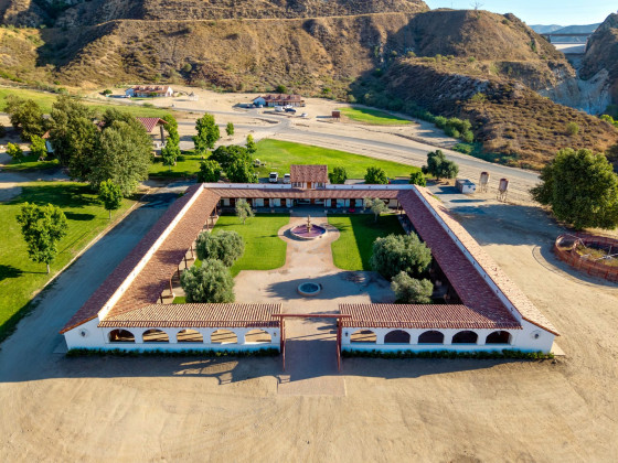 Tuesday's Must Reads