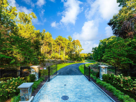 Nearly $1 Million An Acre: Pricey Land Sale Near Dan Snyder's Alexandria Home Closes Out 2025