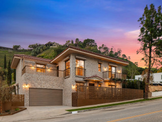 Thursday's Must Reads