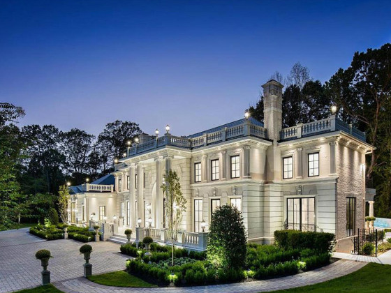 Two Châteaux, Five Buildable Lots, One $35 Million Price Tag in Great Falls