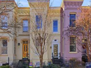 More Than Half of DC-Area Homes Still Selling With Multiple Offers