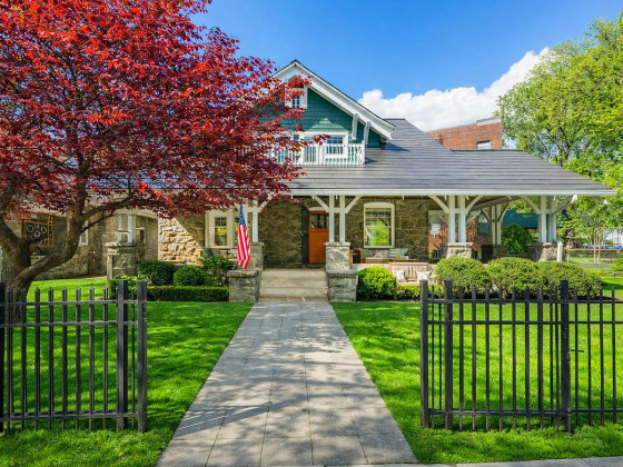 Best New Listings: The Arts And Crafts And Craftsman Edition