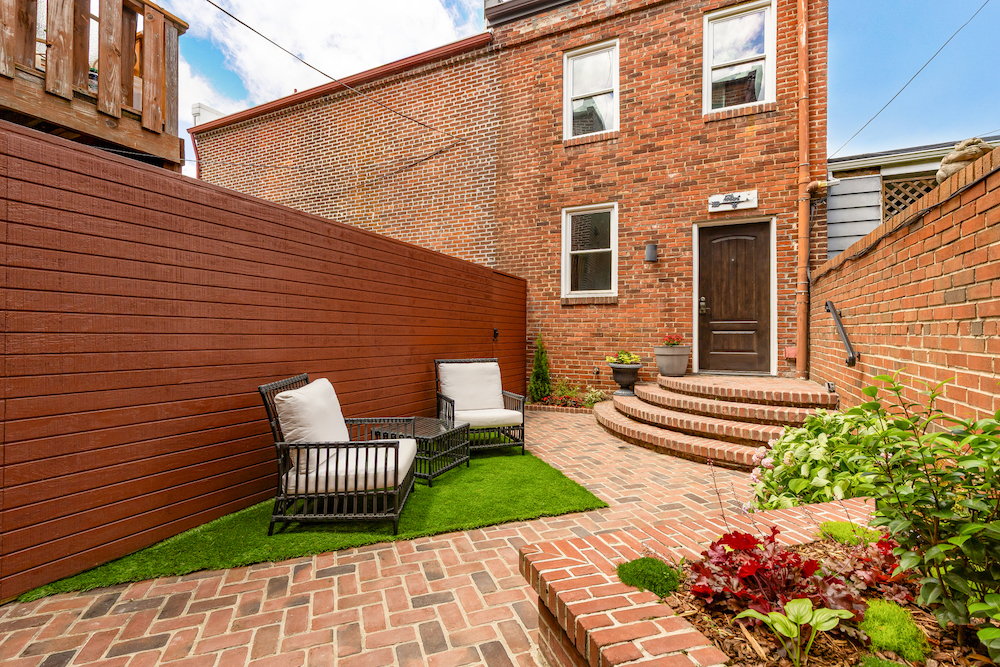 128 D St SE-0023.jpg