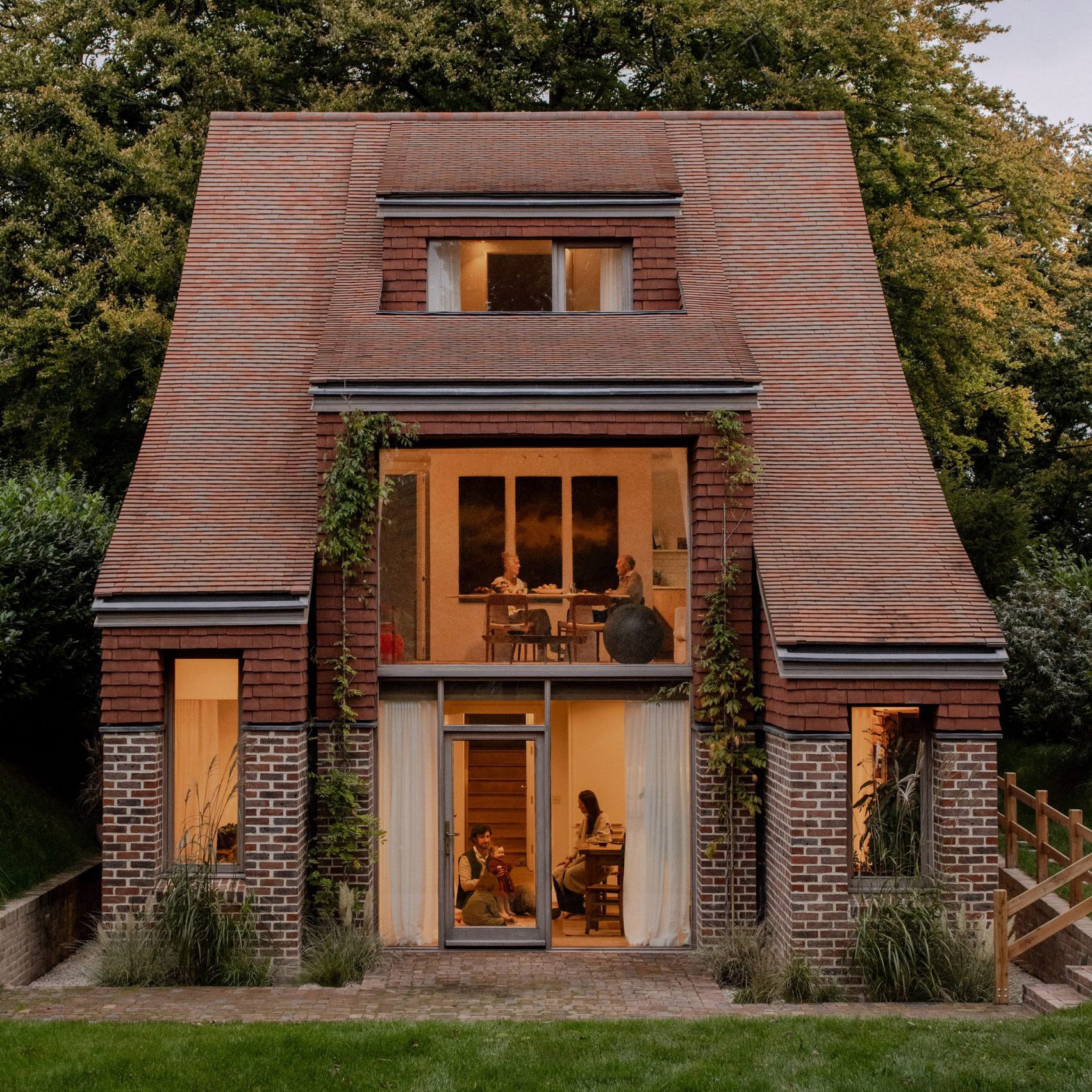 clay-rise-templeton-ford_dezeen_2364_sq.jpg
