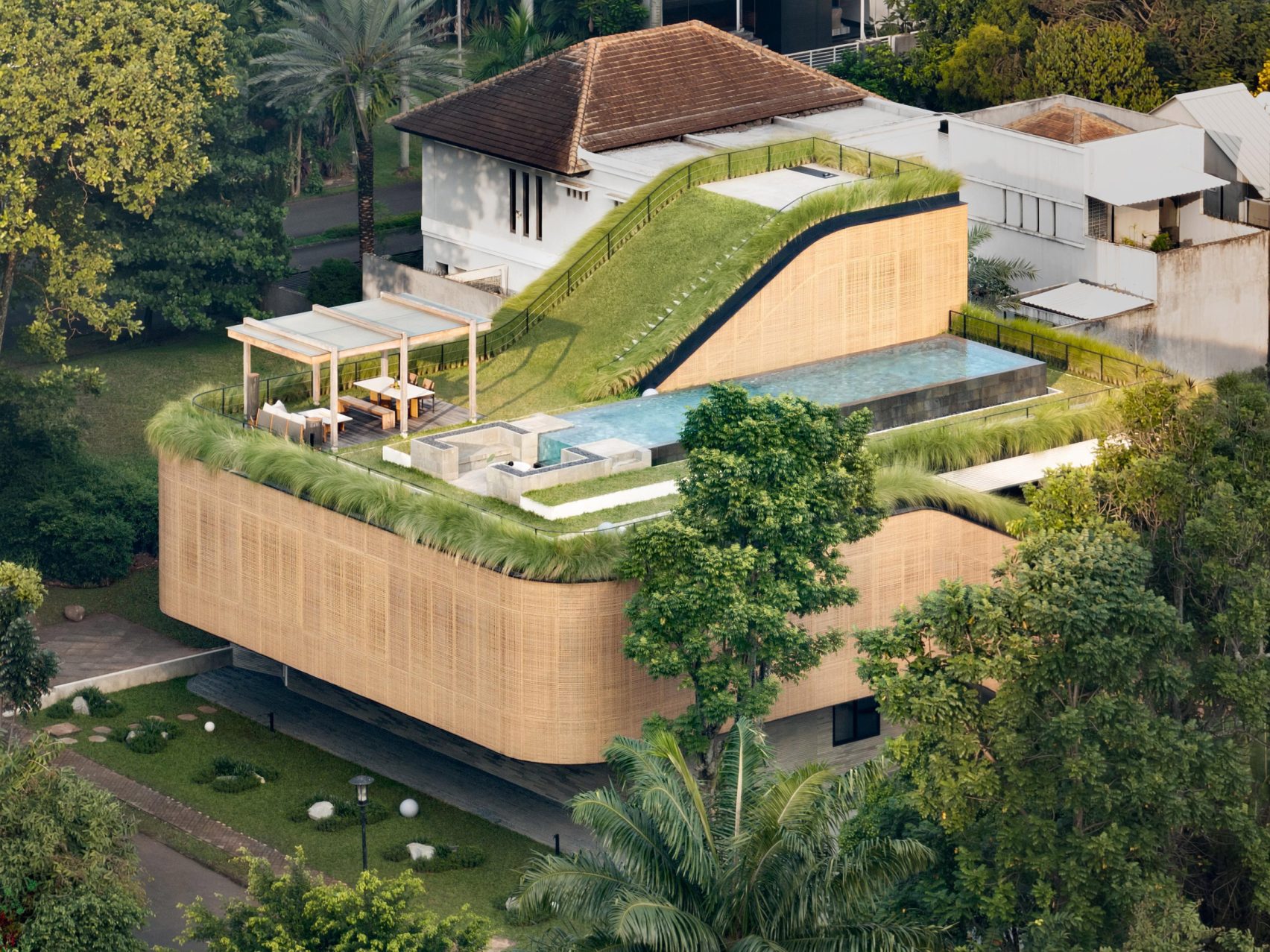 split-mass-residence-k-thengono-design-studio-indonesia_dezeen_2364_col_0-1704x1277.jpg