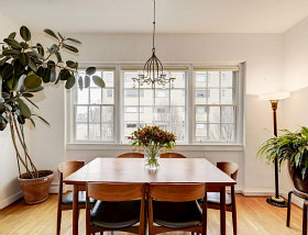 Best New Listings: South-Facing in Forest Hills and a Single Story in Brightwood