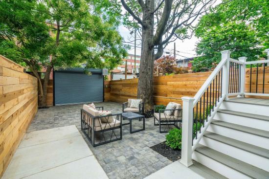 654 G ST NE